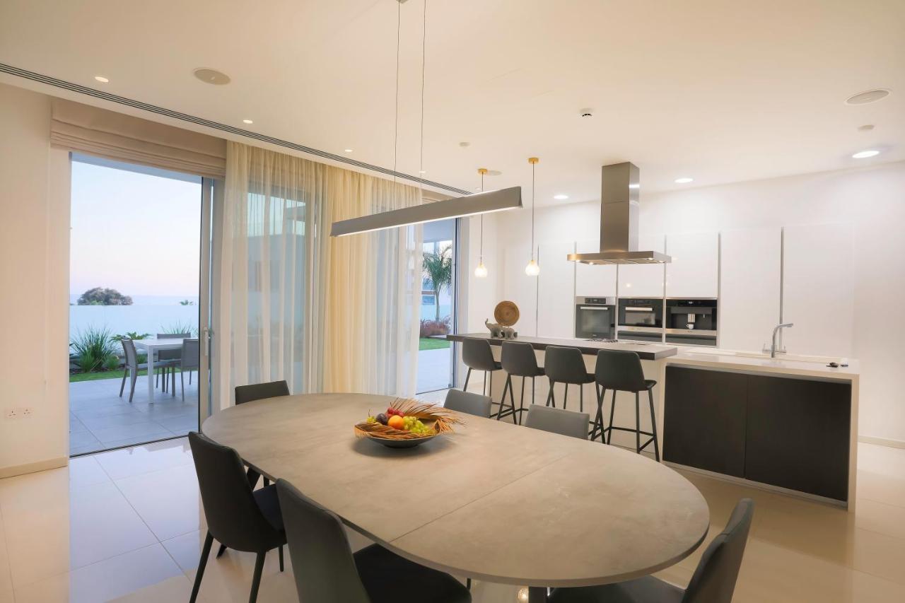 Villaer Sea Pearl Beachfront - Breeze Ajía Nápa
