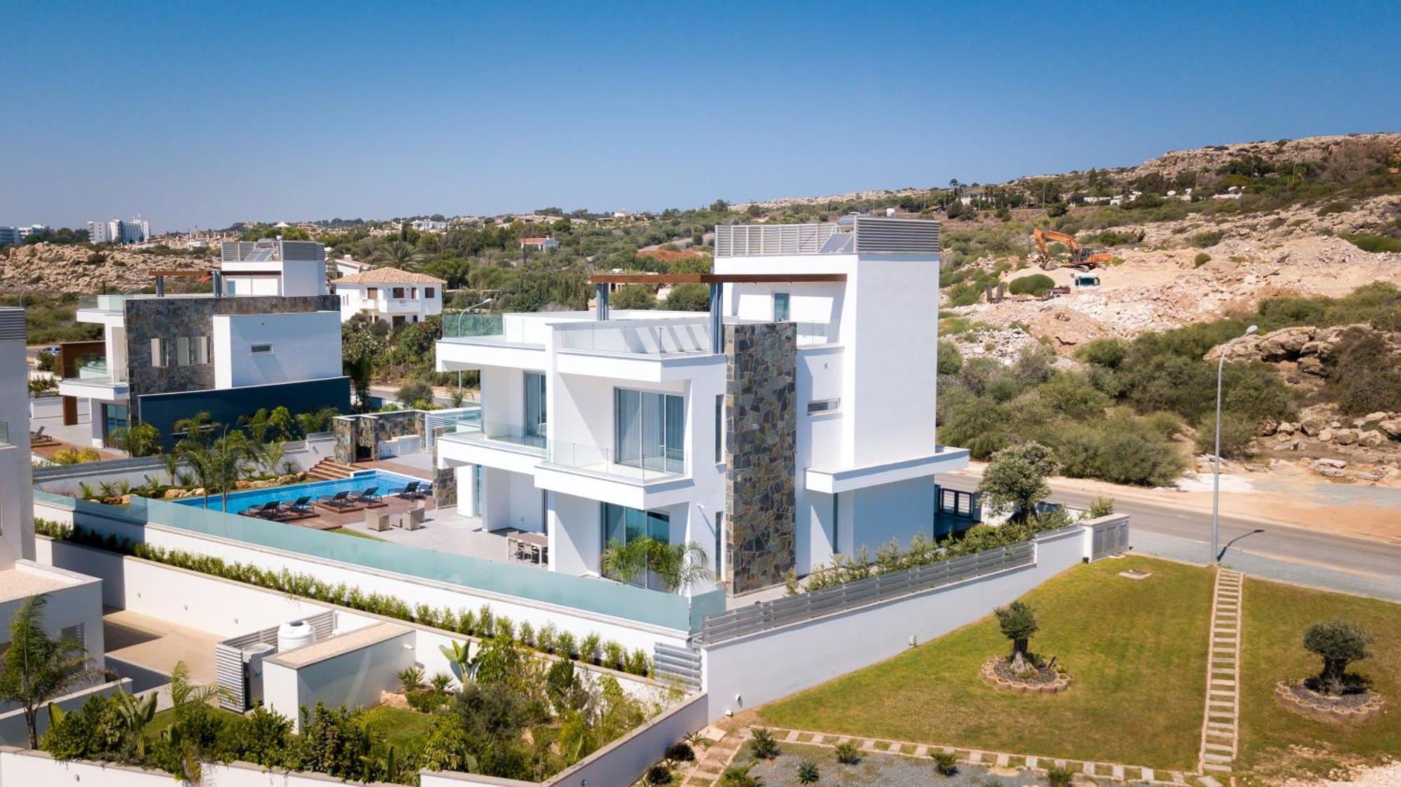 Sea Pearl Beachfront - Breeze Villaer Ajía Nápa